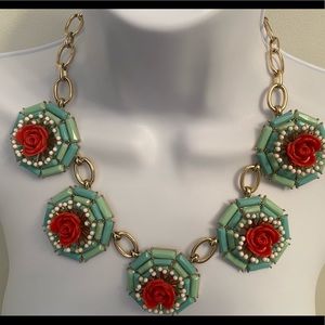 Beautiful Banana Republic Statement necklace!